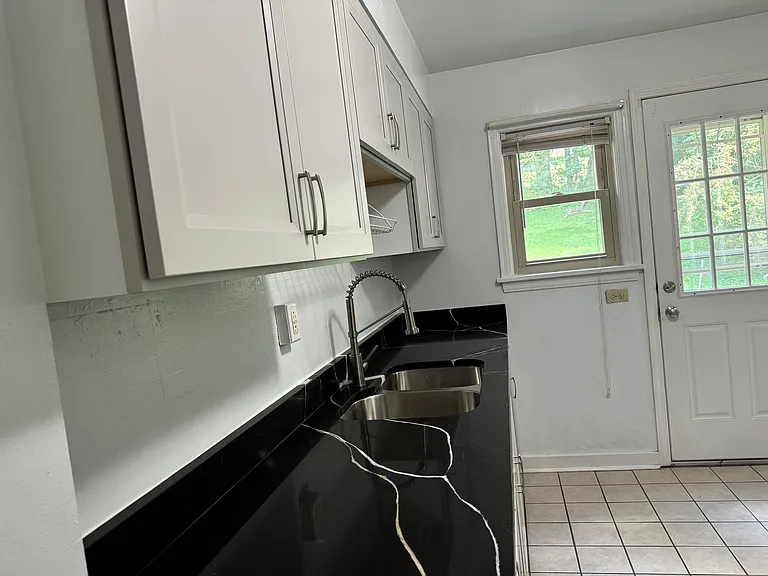 124 Mount Lebanon Blvd — Photo 3