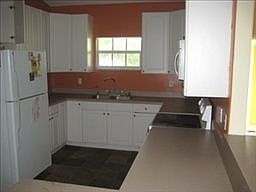 2nd image of 2290 Robin Dr