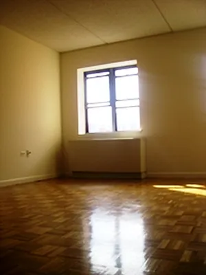 Rented by Lisa Management | media 28