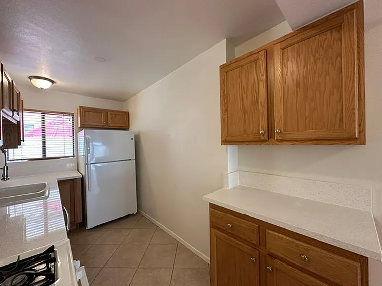 22865 Del Valle St #6 — Photo 6