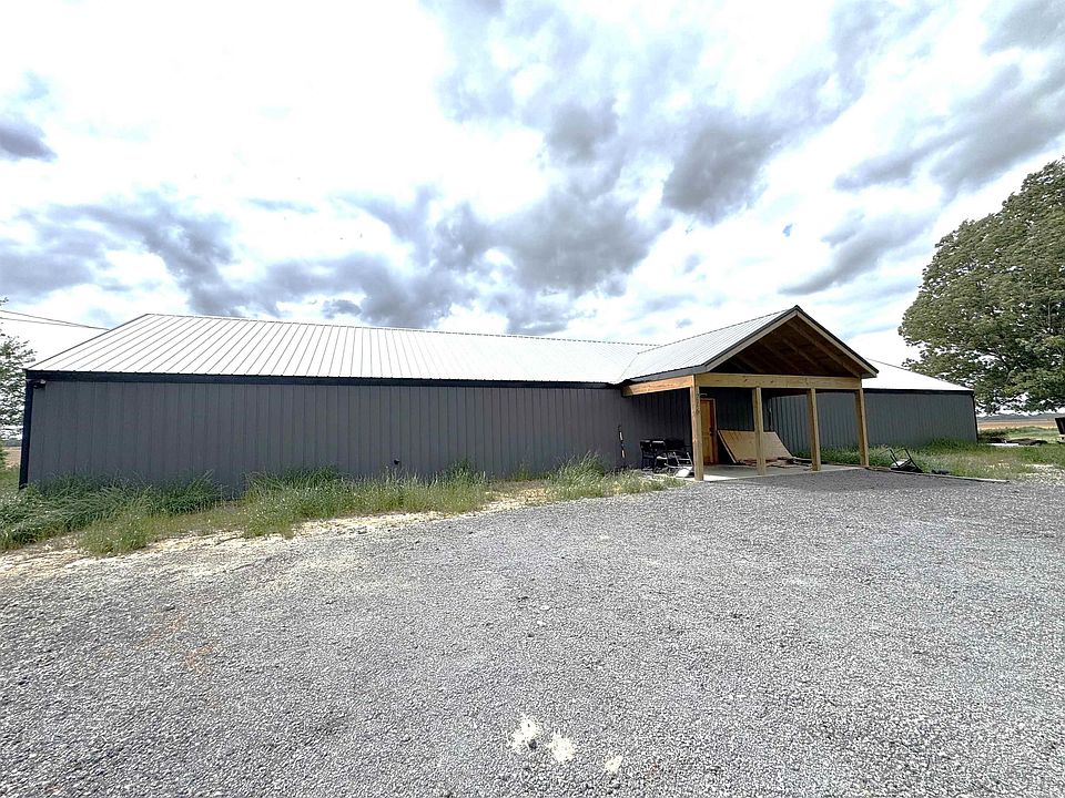 1st image of 216 W Linden St