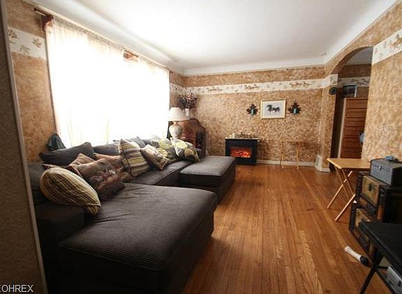 5th image of 21611 Miller Ave