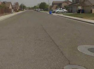 995 W Millbrook St, Hanford, CA 93230