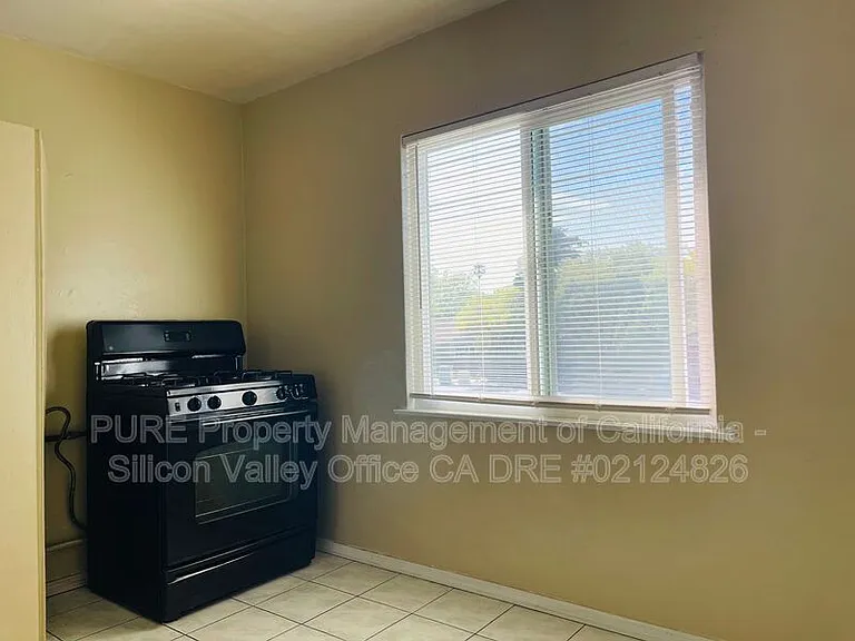 716 N 1st St #6 — Photo 3