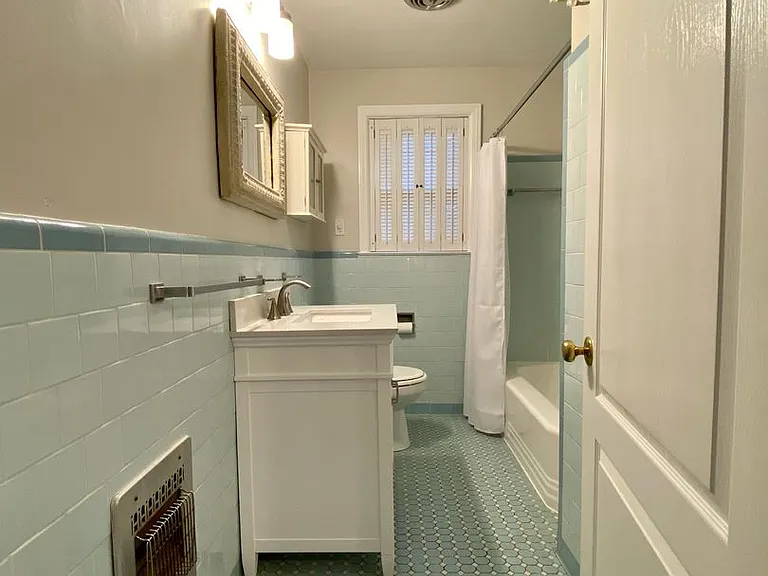 304 Columbus Dr — Photo 11