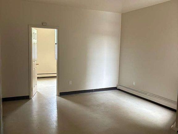 5th image of 142 Orchard St #4L