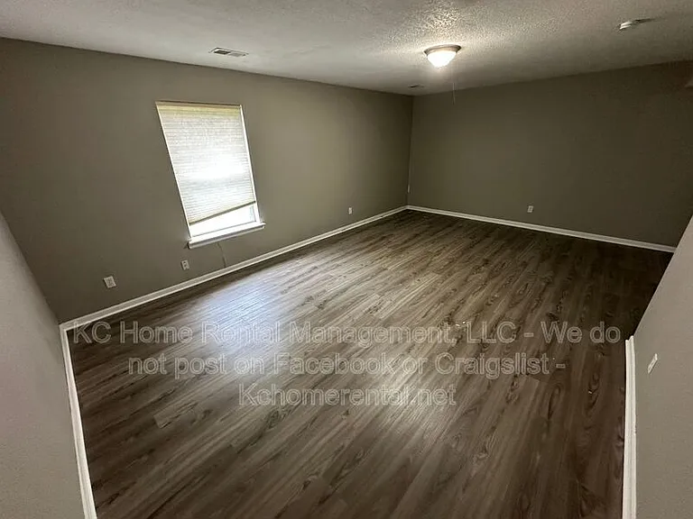 11314 N Lewis Ave — Photo 42