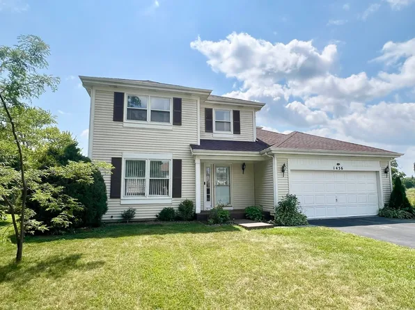 1436 Bridgedale Rd, Crystal Lake, IL 60014