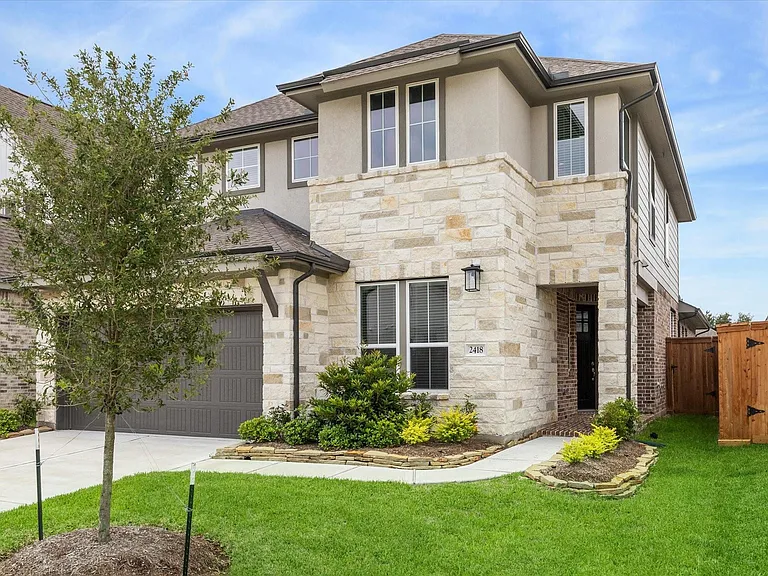 2418 Russet Forest Dr — Photo 3