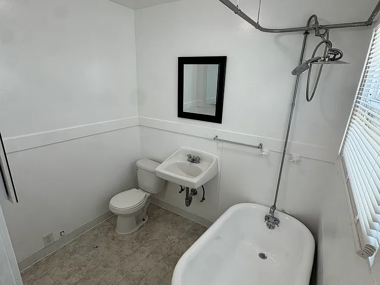 1205 Molino Ave #4 — Photo 7