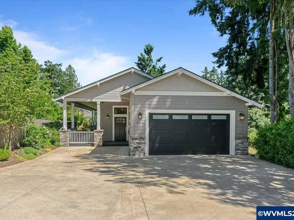 316 N Church St, Silverton, OR 97381