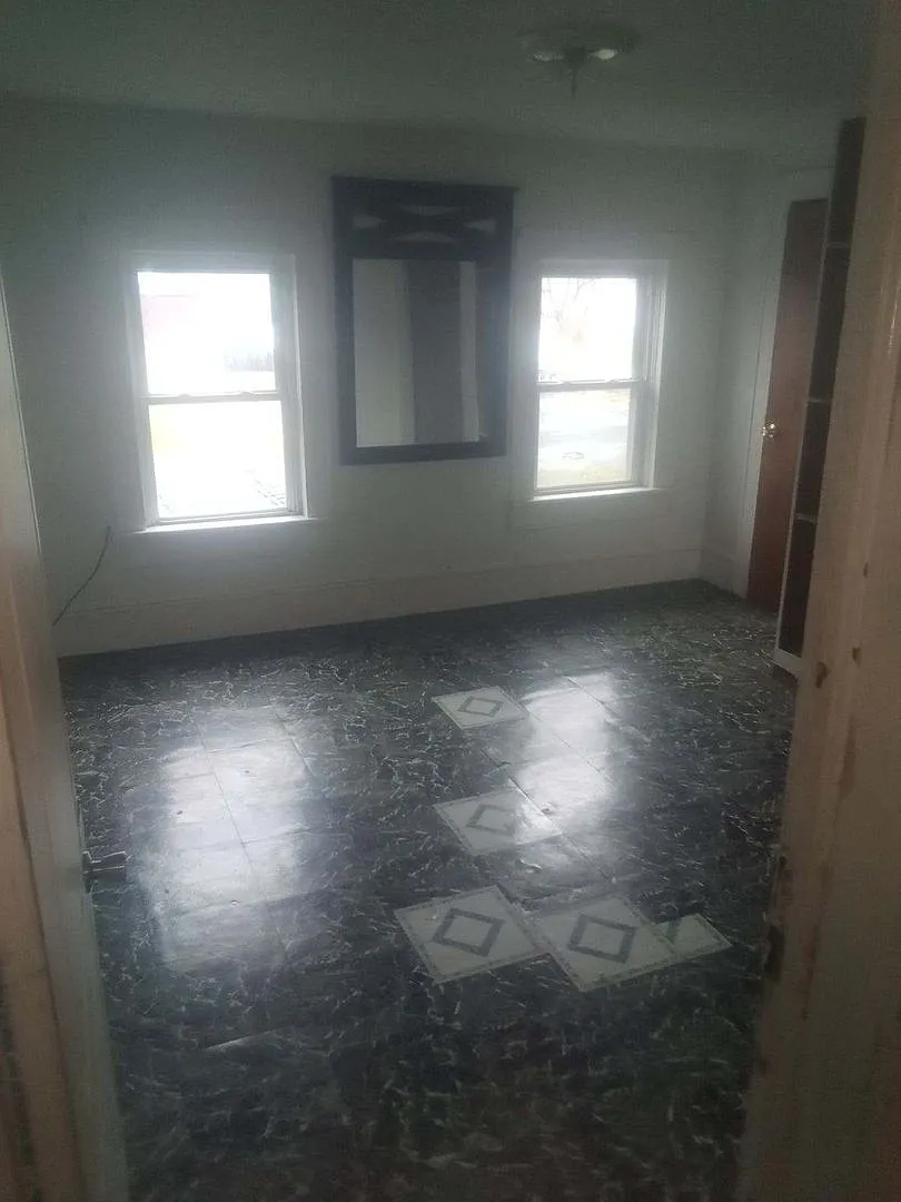 435 S James Street — Photo 4