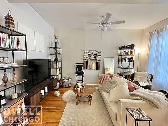 2nd image of 518 N Hermitage Ave #1