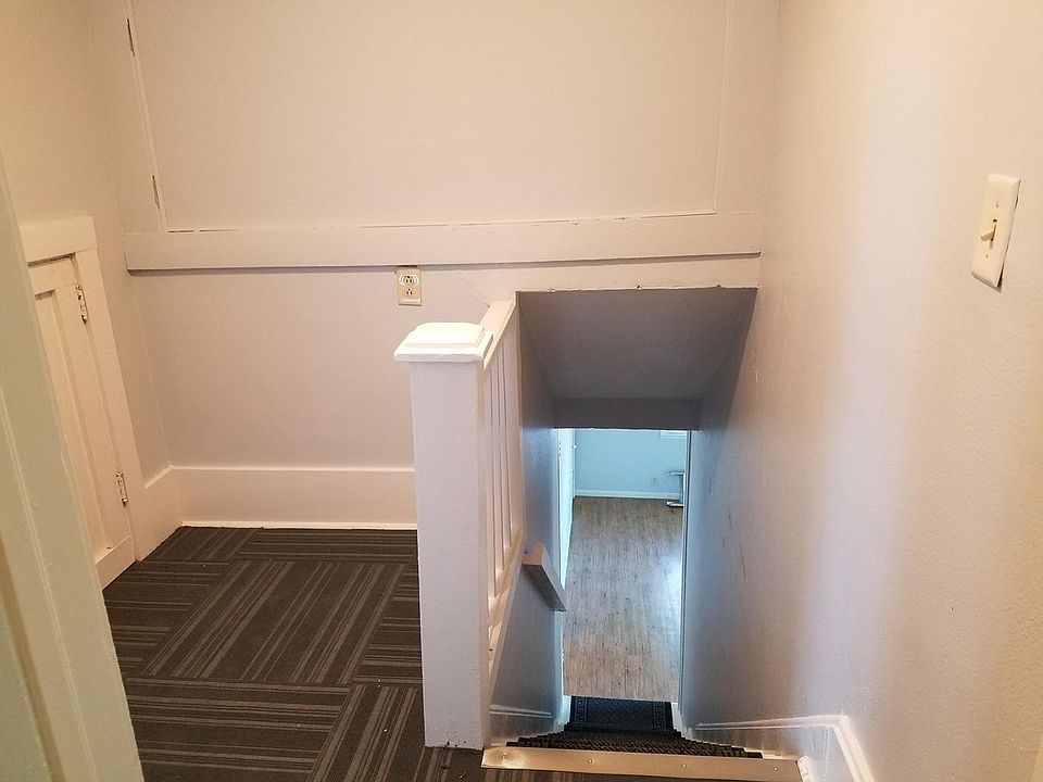 121 W. Jackson Duplex Apartment Rentals Pittsburg, KS Zillow