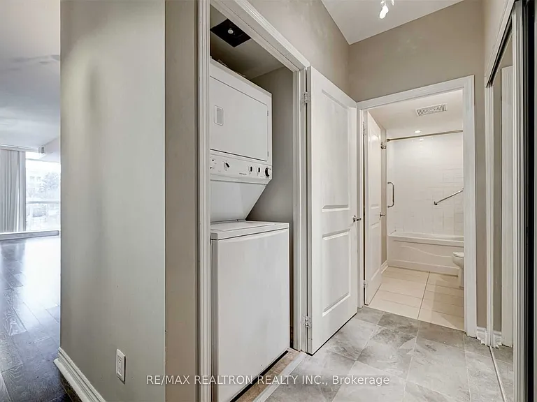 2885 Bayview Ave #223 — Photo 11