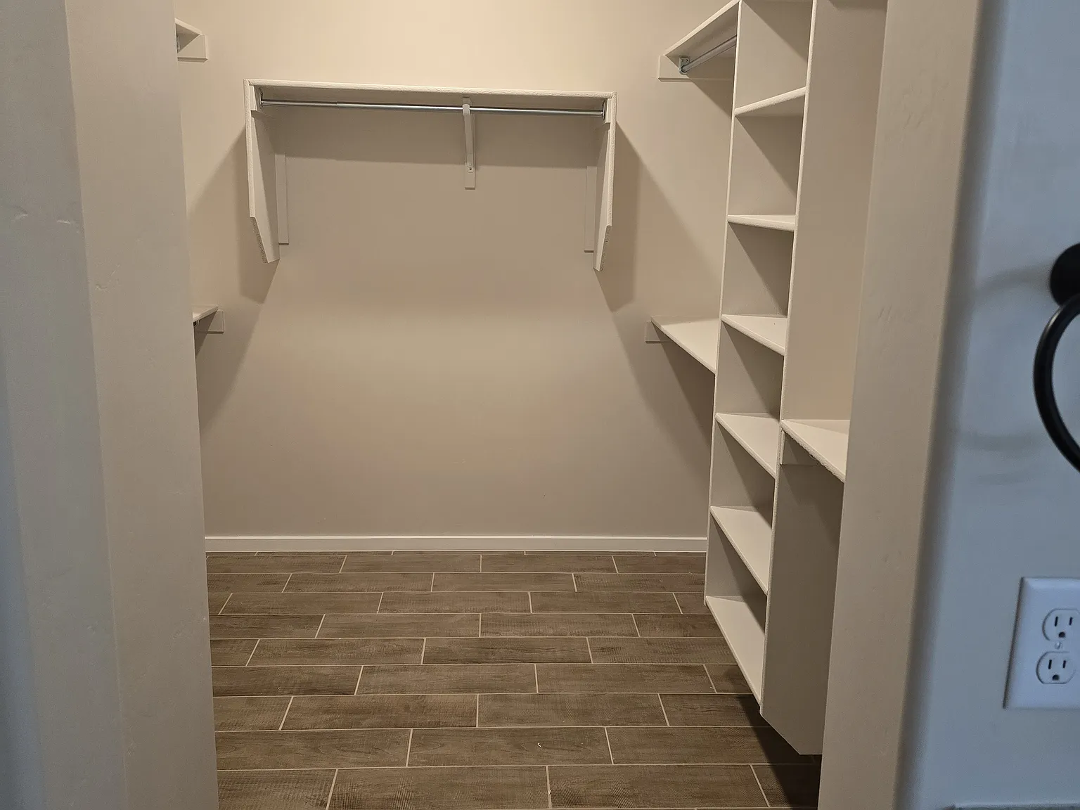 1540 Devine Ct — Photo 4