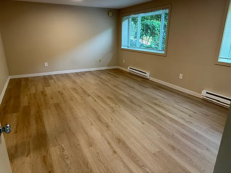 East Vista — Photo 12