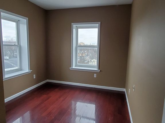 2nd image of 39 N Burnett St APT 11
