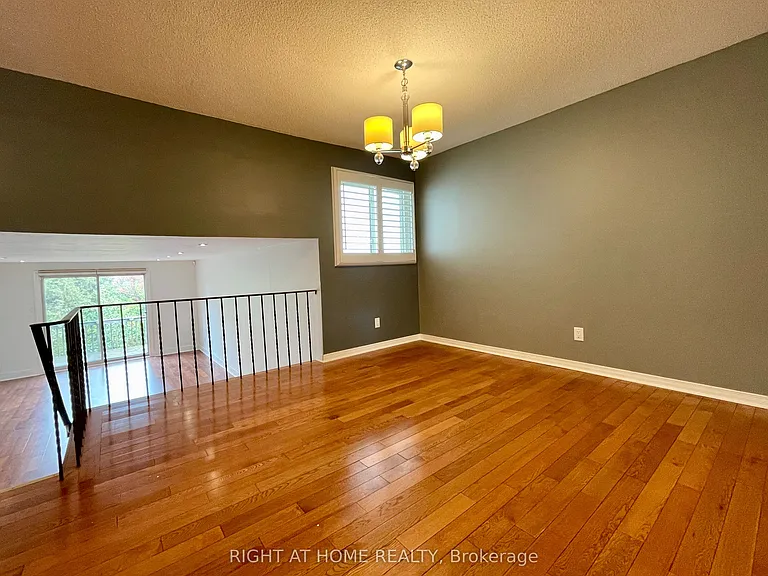 183 Autumn Hill Cres #UPPER — Photo 8