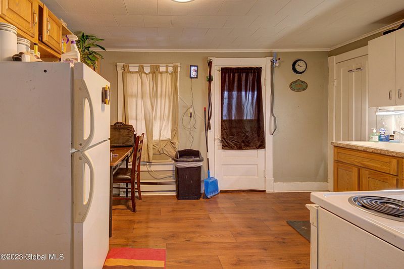 3rd image of 171 Spring Street
