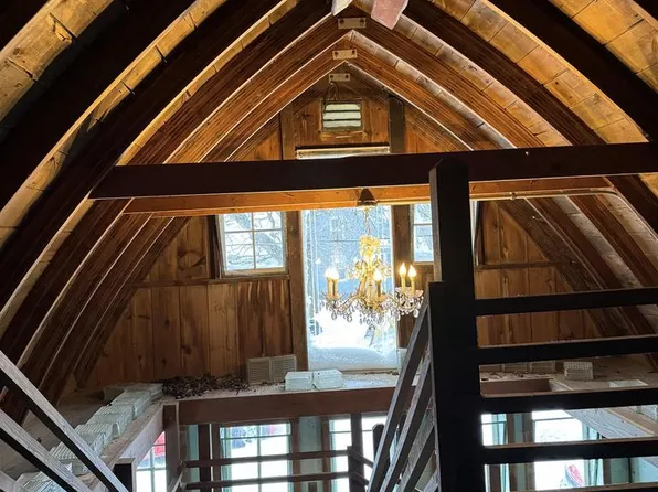 N8573 Highway 104, Brooklyn, WI 53521