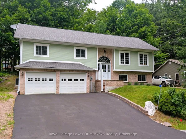 22 Duke St, Muskoka Lakes, ON P0B 1J0