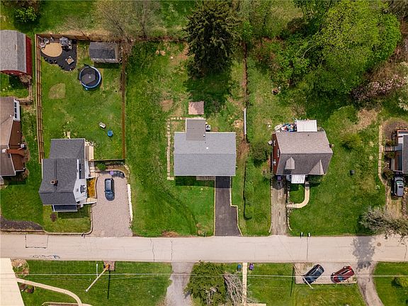 3rd image of 546 Center Hill Rd