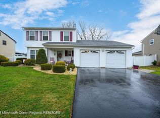 9 Quailtree Ln, Howell, NJ 07731