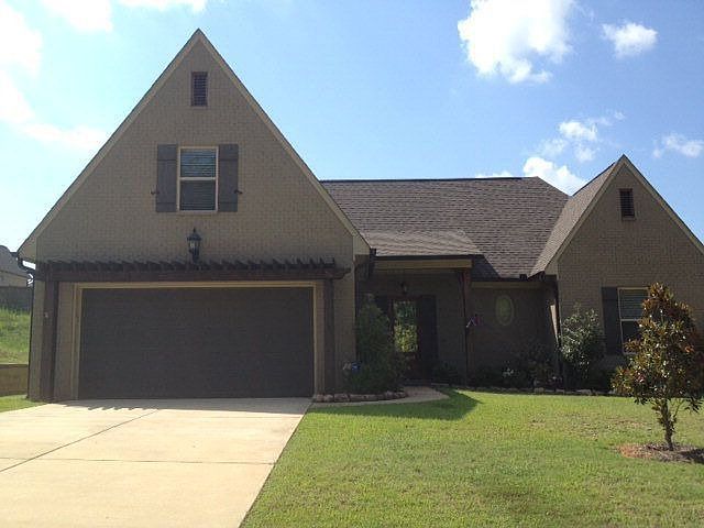 1st image of 369 Windsor Dr N