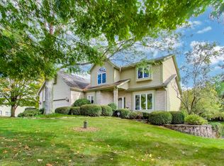 8720 Galleria Ct, Spring Grove, IL 60081