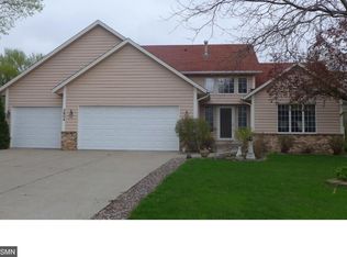 2604 Kennelly Pl, Burnsville, MN 55337