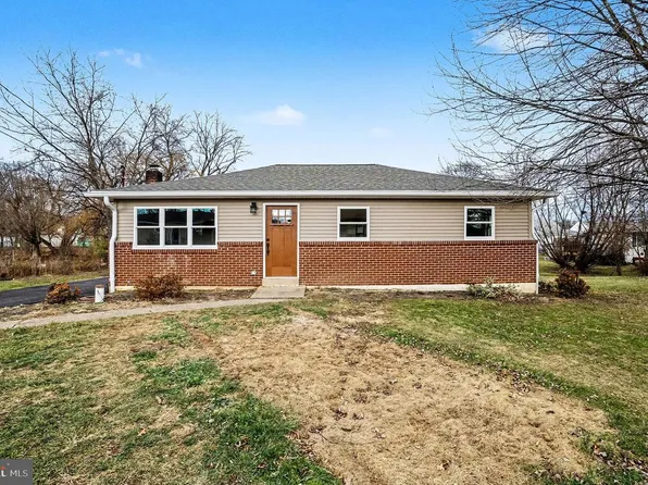 6216 Locust St, Harrisburg, PA 17112