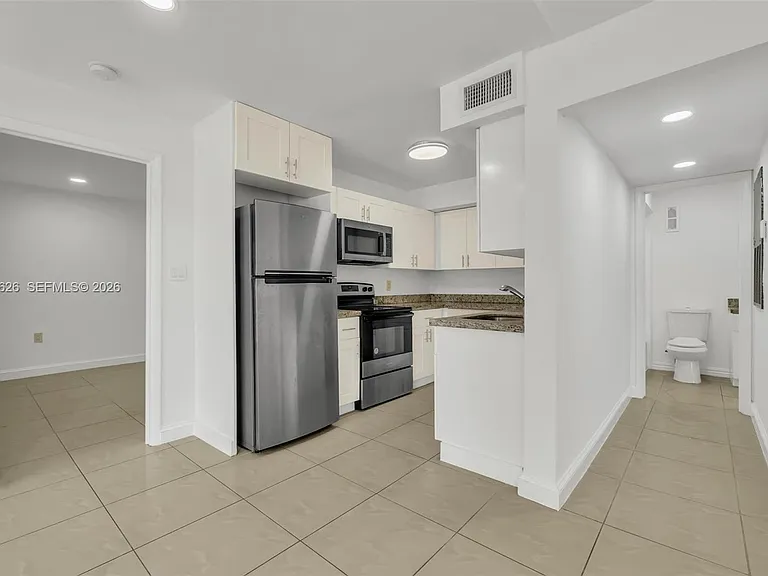 15560 SW 104th Ter #6112 — Photo 8