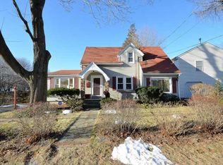 325 Meadows End Rd, Milford, CT 06460