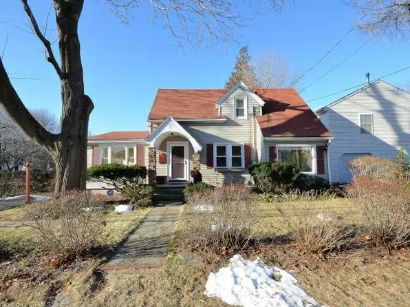 325 Meadows End Rd, Milford, CT 06460