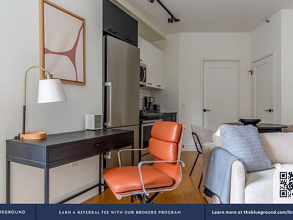 4th image of 63 Wall St APT 1806