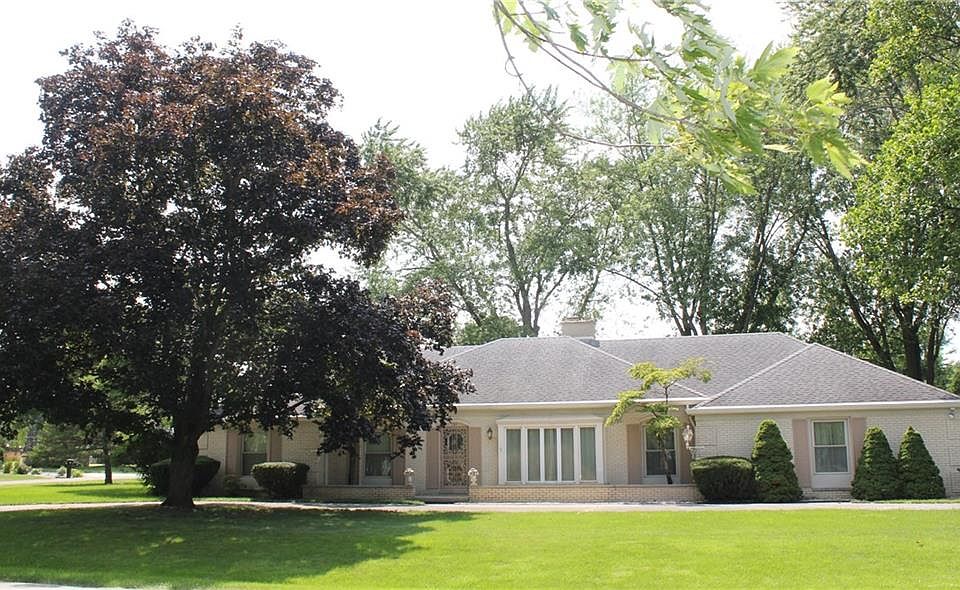 1st image of 747 Oakdale Dr