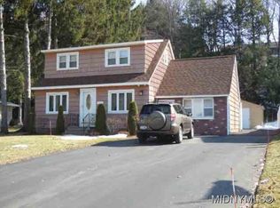 1412 Hillside Rd, Utica, NY 13501