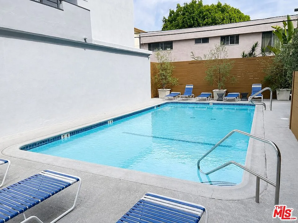 1250 N Kings Rd #506