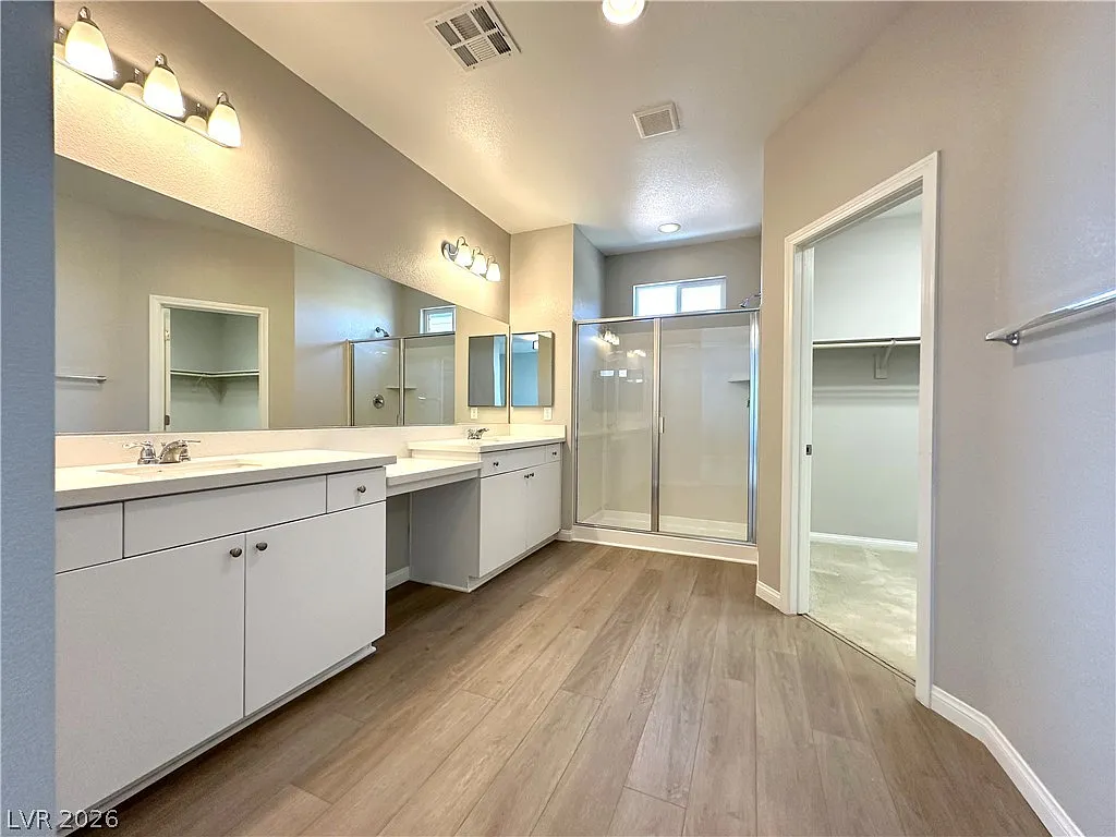 4 bed, 3.0 bath, 2585 sqft, $2,695 — Photo 4