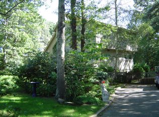 36 Old Trail Rd, Water Mill, NY 11976