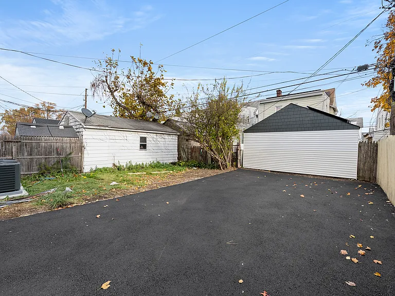 218 Ampere Pkwy #1 — Photo 17