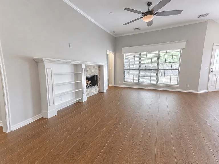 412 NW 142nd Cir — Photo 3