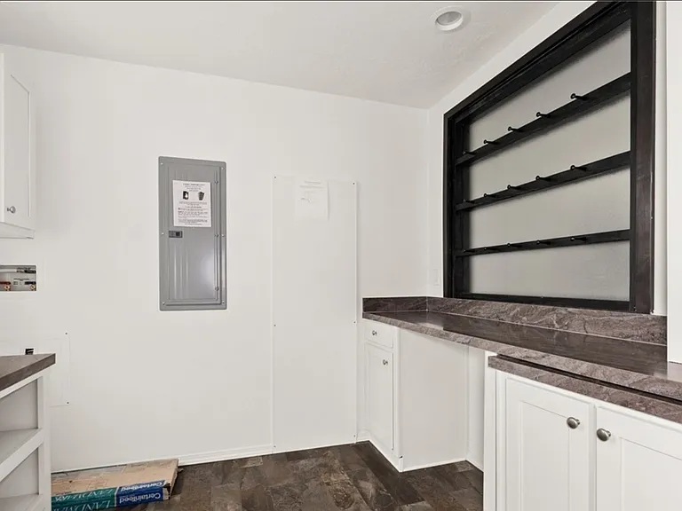 114 S Diamond St — Photo 15