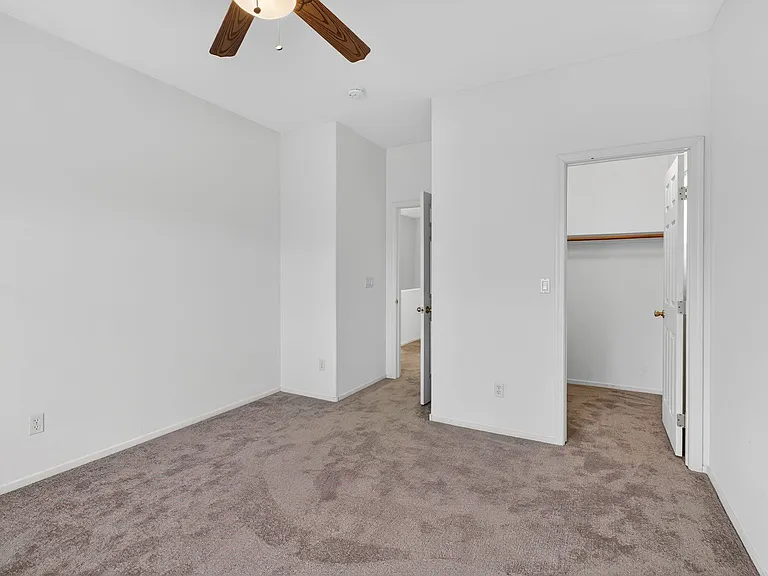1704 Patrick Thomas Ct — Photo 29
