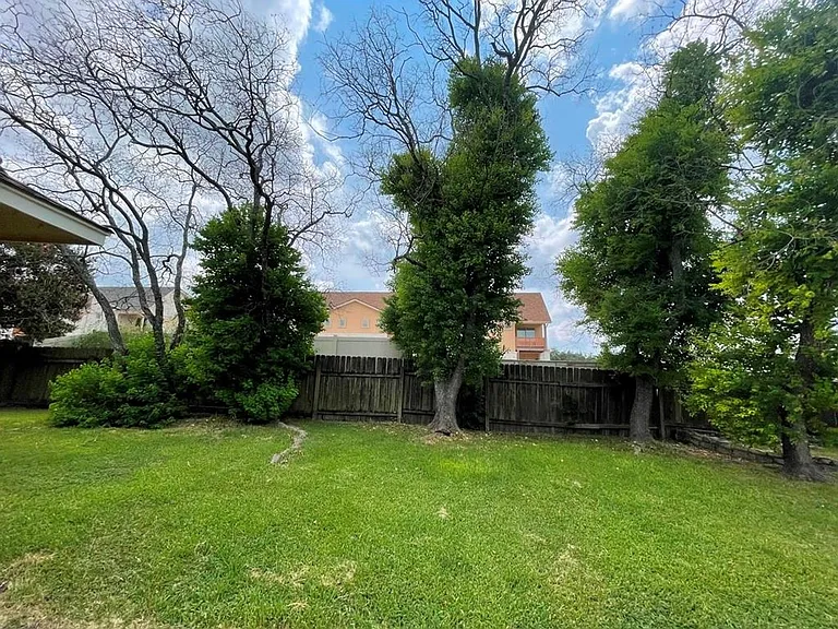 16719 Whitebrush Loop — Photo 36