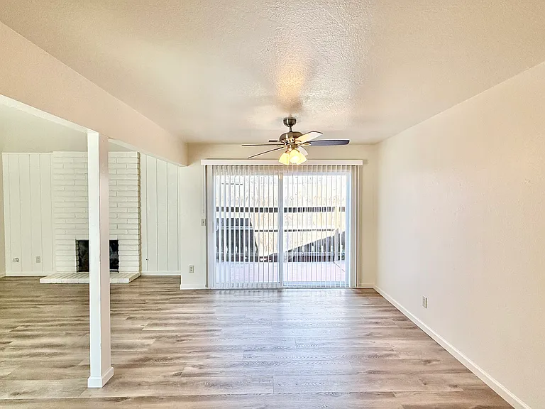 811 Wimbledon Dr — Photo 5