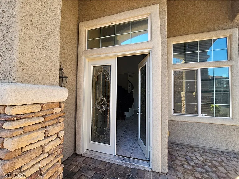 10134 Reflection Brook Ave — Photo 3