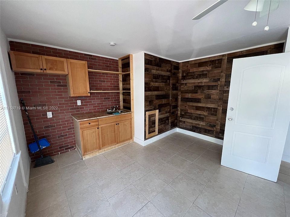 1st image of 1810 Cleveland St #2