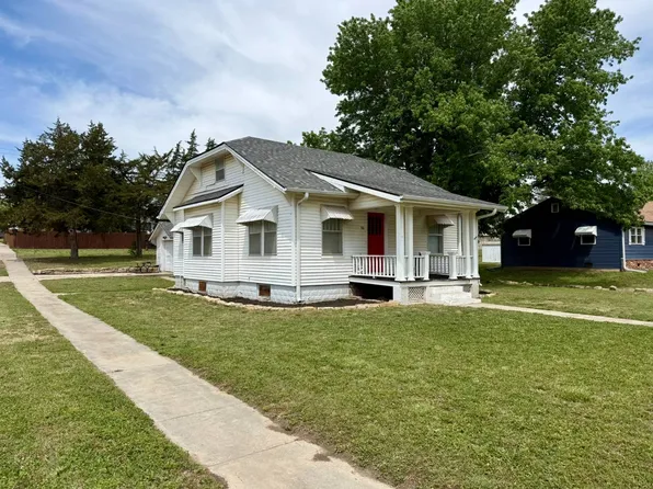 301 N Virginia Ave, Sylvan Grove, KS 67481
